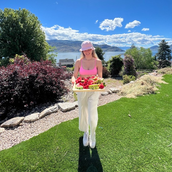 Meet your Posher, Taylor - Picture 6 of 6